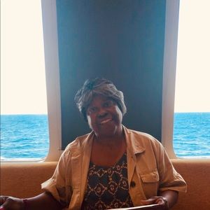 Meet your Posher, Leslye